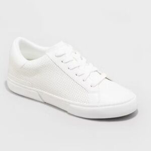A new Day White Sneakers Maddison Memory Foam Insole shoe New Size 9.5